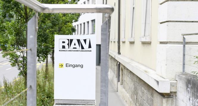 Das regionales Arbeitsvermittlungszentrum, kurz RAV, von aussen, am Dienstag, 9. Juni 2020.  (Melanie Duchene / Schaffhauser Nachrichten)