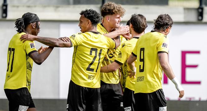 18.04.2026, Schaffhausen, Fussball Promotions League - FC Schaffhausen - FC Paradiso; 

(Roger Albrecht/sport-presse)