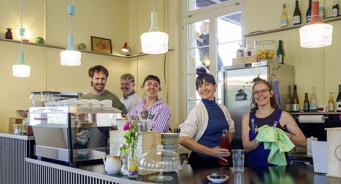 Zur Erï¿ï¾¶ffnung des Kugelbistros auf dem Gaswerkareal zeigt uns Lars Spï¿ï¾¶rndli wie er Focaccia backt. Fotografiert am Mittwoch, 29. April 2026 in Schaffhausen. (ENYA DALLE FESTE / SCHAFFHAUSER NACHR