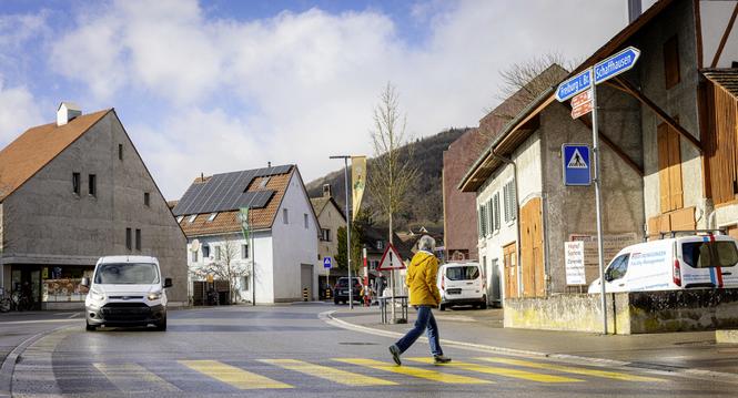 Verkehrslage im Dorfkern von Beringen, Tempo 30 in der Kernzone, fotografiert am Dienstag 17. Februar 2026, in Beringen. (Roberta Fele / Schaffhauser Nachrichten)