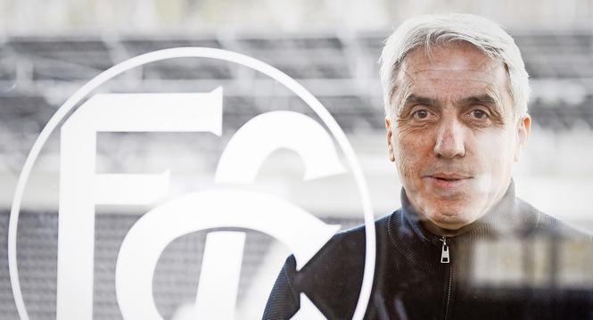Portrait von Mischa Mustafoski, Praesident des Nachwuchs beim FC Schaffhausen, im Lipo Park, am Donnerstag, 21. Januar 2021. (Melanie Duchene / Schaffhauser Nachrichten)