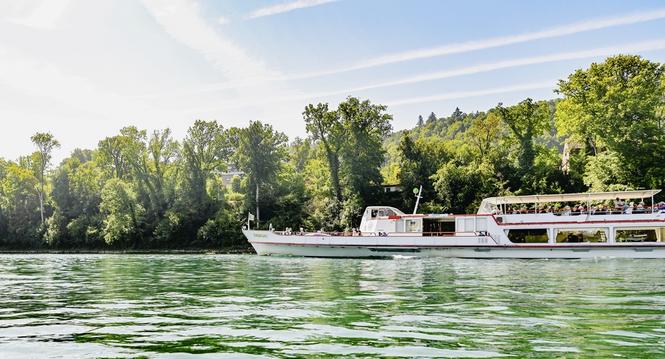 Auf dem Rhein kann ein Weidling fï¿ï¾¼r einen Tag gemietet werden, SN Redaktor Till Burgherr mach den Selbstversuch fï¿ï¾¼r Leben und Genuss, Bild zeigt ein Schiff der URH, am Montag, 18 August 2025. (Melanie Duchene / Schaffhauser Nachr