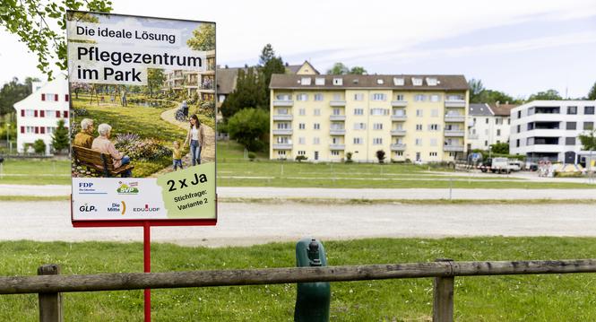 Abstimmungsplakat zur Abstimmung ï¿ï¾¼ber die Nutzung der Burgunwiese in Neuhausen am Rheinfall, Mittwoch, 13.05.2026, Neuhausen am Rheinfall (Roger Hofstetter/Schaffhauser Nachricht