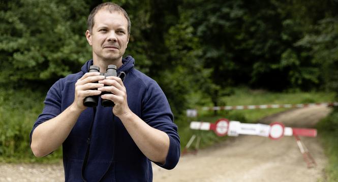 Befall des Eichenprozessionsspinners, Andreas Hunziker-Waldschutzbeauftragter Kantonsforstamt SH, Mittwoch, 10.06.2026, Gï¿ï¾¤chlingen (Roger Hofstetter/Schaffhauser Nachricht