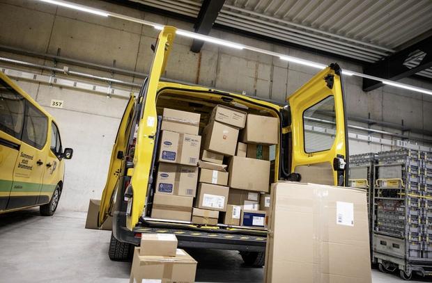 Reportage aus der Annahmestelle Logistik der Post, fotografiert am Mittwoch, 12. November 2025, in Beringen. (Roberta Fele / Schaffhauser Nachrichten)