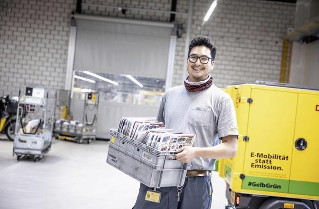 Reportage aus der Annahmestelle Logistik der Post, fotografiert am Mittwoch, 12. November 2025, in Beringen. (Roberta Fele / Schaffhauser Nachrichten)