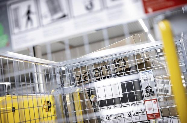 Reportage aus der Annahmestelle Logistik der Post, fotografiert am Mittwoch, 12. November 2025, in Beringen. (Roberta Fele / Schaffhauser Nachrichten)