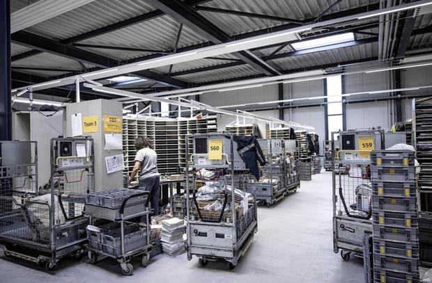 Reportage aus der Annahmestelle Logistik der Post, fotografiert am Mittwoch, 12. November 2025, in Beringen. (Roberta Fele / Schaffhauser Nachrichten)