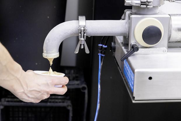 Glace Produktion bei "RONKIES", Ronja Stampa, Leben & Genuss, Donnerstag, 18.06.2026, Wil ZH (Roger Hofstetter/Schaffhauser Nachrichten)